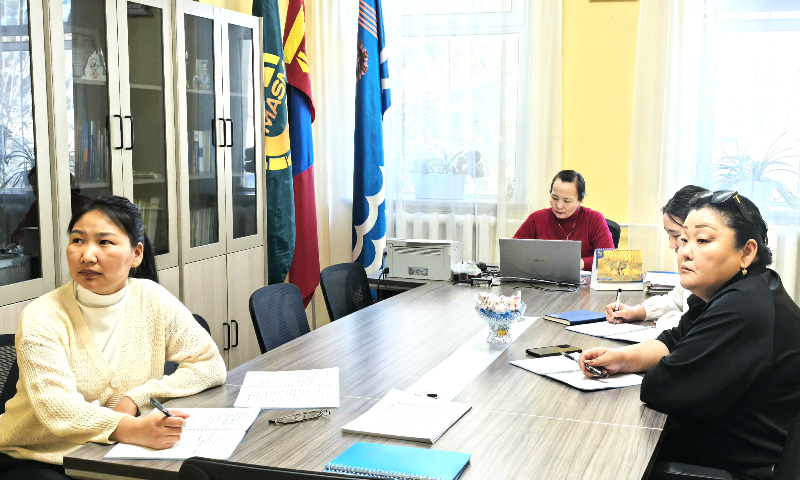 &#55357&#56716️Сэлэнгэ аймаг дахь Стандарт, хэмжил зүйн хэлтсийн дэргэдэх орон тооны бус Баталгаажуулалтын зөвлөл нь 2026 оны 03 дугаар сарын 26-ны өдөр хуралдаж, бүтээгдэхүүн, үйлчилгээний газруудад тохирлын үнэлгээ явуулсан тайланг хэлэлцэж, 20 аж ахйн нэгжийн иргэний 22 худалдаа, үйлчилгээний газрын тохирлын гэрчилгээний хугацааг 1-2 жилээр сунгах, 5 аж ахуй нэгж, байгууллага иргэний  6 үйлчилгээний газар, 1 аж ахуй нэгжийн 1 бүтээгдэхүүнд тохирлын гэрчилгээг шинээр олгох шийдвэрийг гаргалаа.