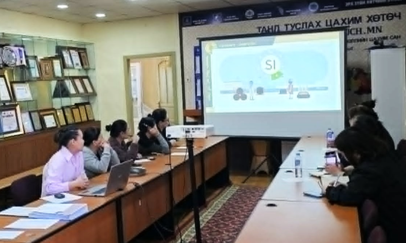 ✅ Стандарт, хэмжил зүйн хэлтсийн даргын баталсан төлөвлөгөөний дагуу бүсчилсэн сургалтыг Цагааннуур суманд хийлээ

    ✍️"Хэмжил зүйн суурь асуудал", "Жижиглэн худалдааны газар, түүний үйлчилгээ. Ерөнхий шаардлага MNS 5021-1:2024" стандартын талаар мэдээлэл өгч, худалдаа үйлчилгээ эрхлэгчдийн төлбөр тооцоонд ашиглаж буй хэмжих хэрэгслийг шалган баталгаажууллаа. Сургалтад Түшиг, Цагааннуур сумдын 14 худалдаа, үйлчилгээ эрхлэгч оролцлоо.
